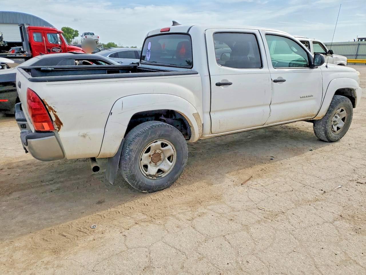 2012 TOYOTA TACOMA — фото 3