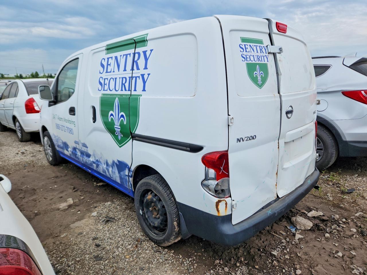 2015 NISSAN NV200 — фото 2