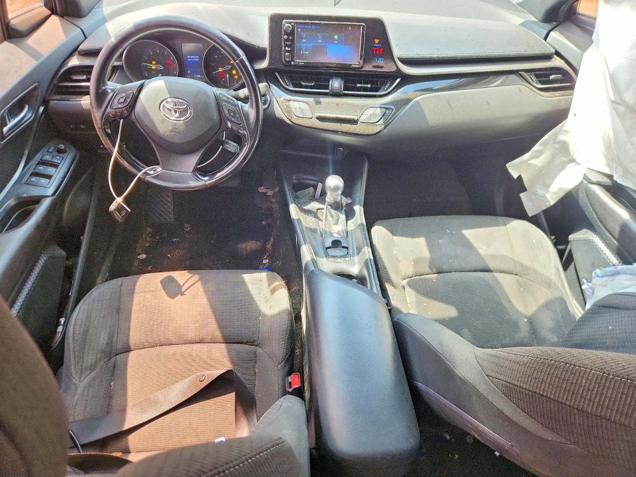 2018 TOYOTA C-HR — фото 8