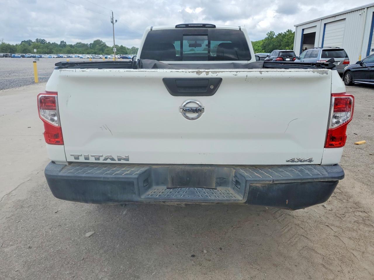 2017 NISSAN TITAN — фото 6