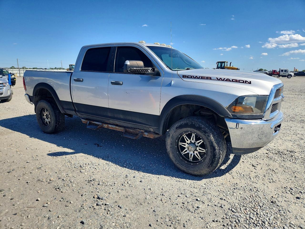 2012 DODGE RAM 2500 — фото 4