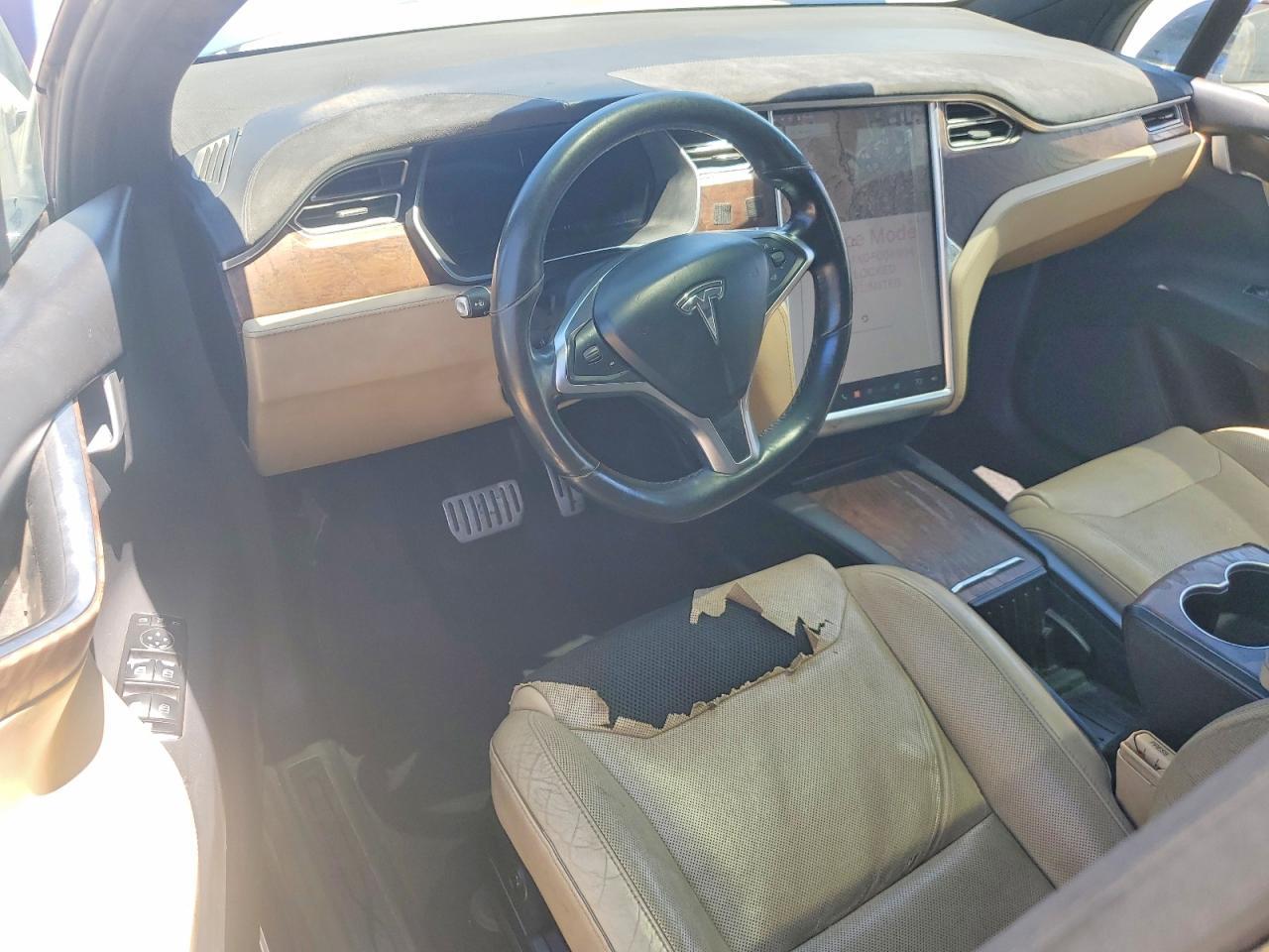 2016 TESLA MODEL X — фото 8