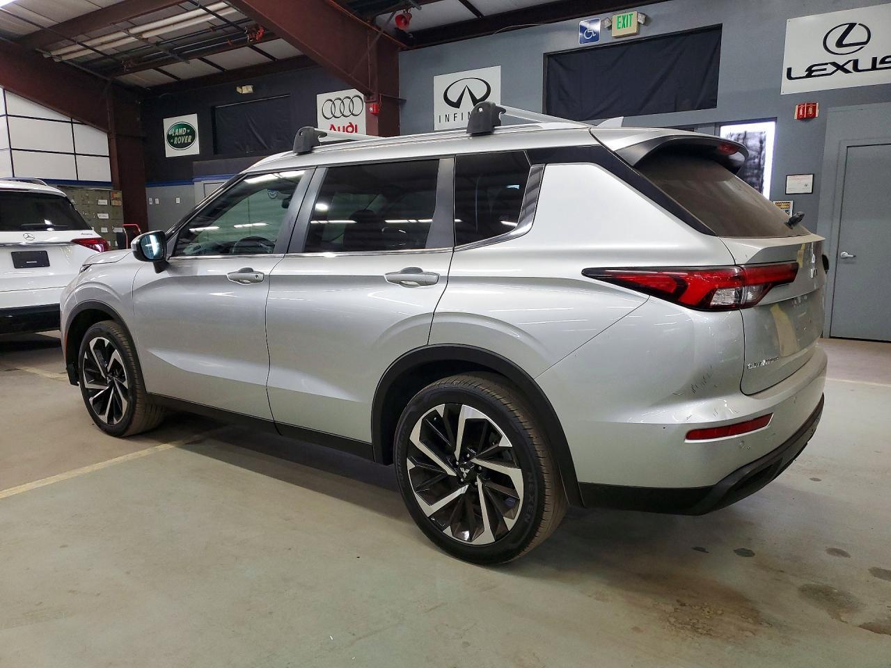 2022 MITSUBISHI OUTLANDER — фото 2