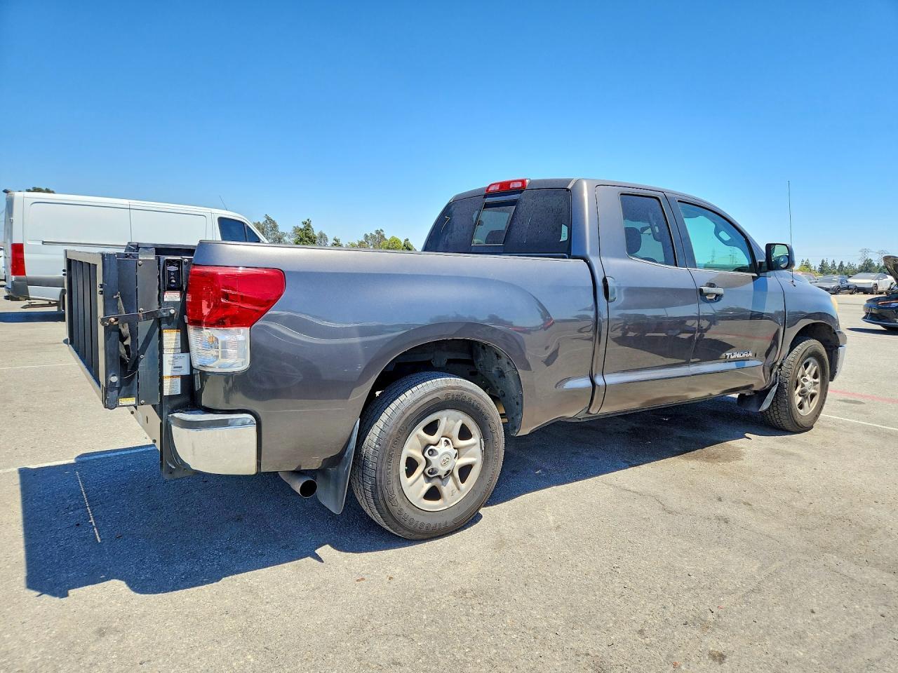 2012 TOYOTA TUNDRA — фото 3