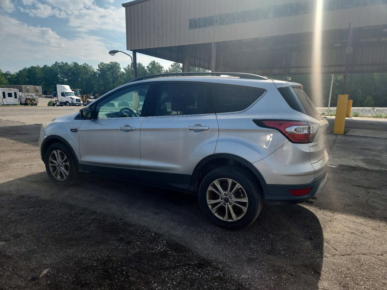 2017 FORD ESCAPE — фото 2