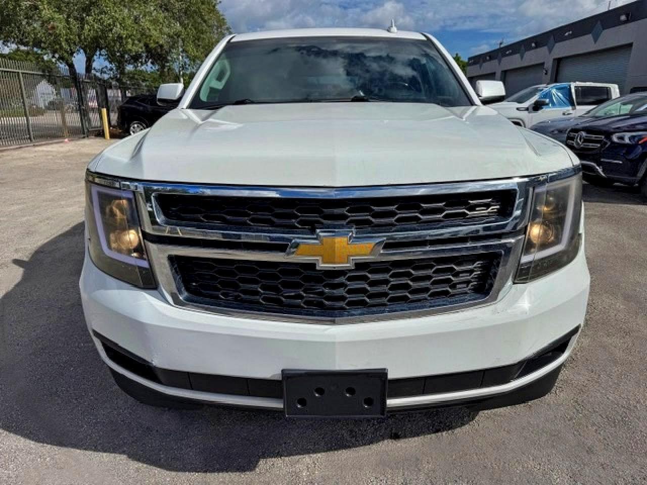 2015 CHEVROLET SUBURBAN — фото 5