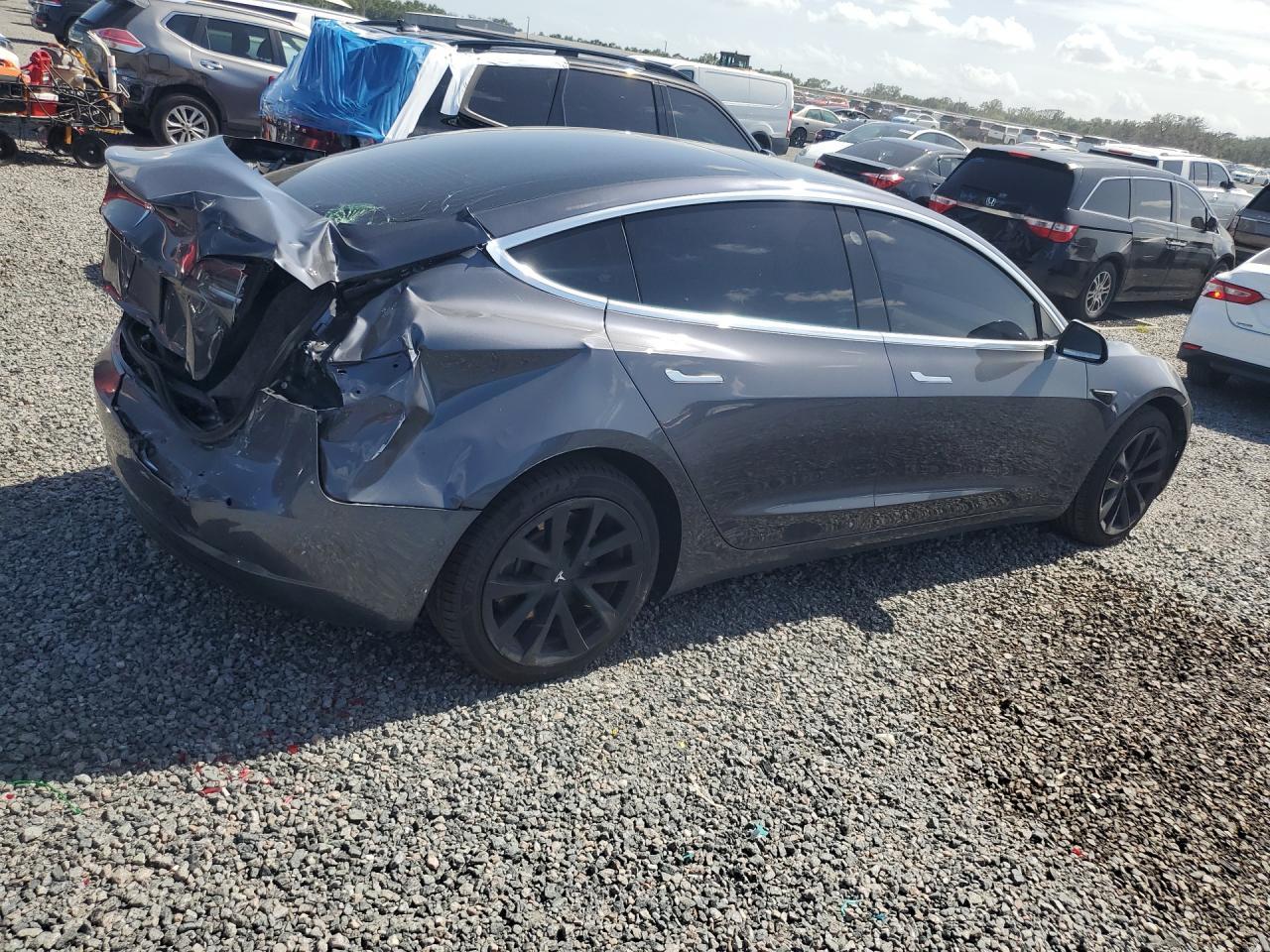 2019 TESLA MODEL 3 — фото 3