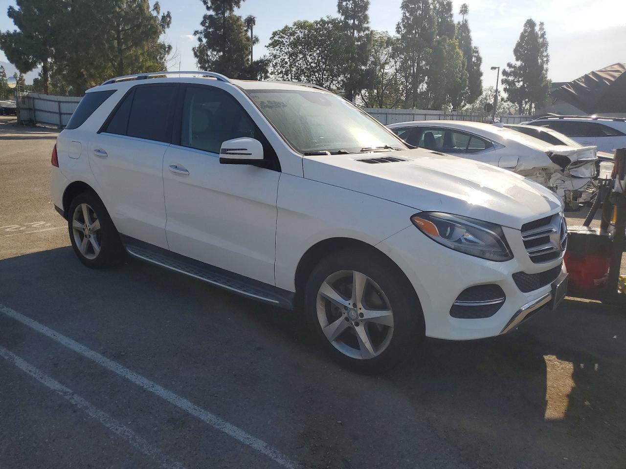 2016 MERCEDES-BENZ GLE-CLASS — фото 4