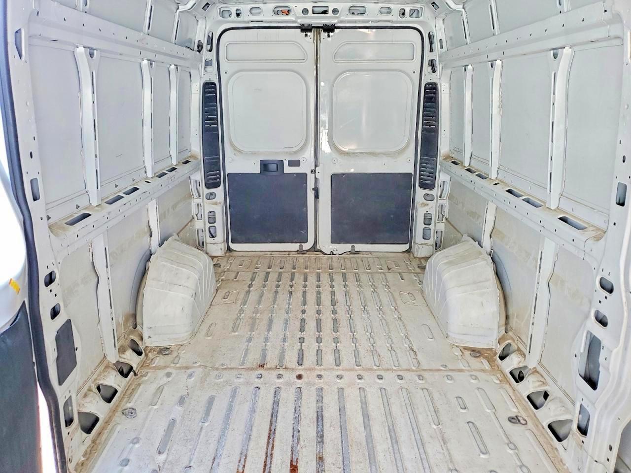 2025 RAM PROMASTER 3500 — фото 10