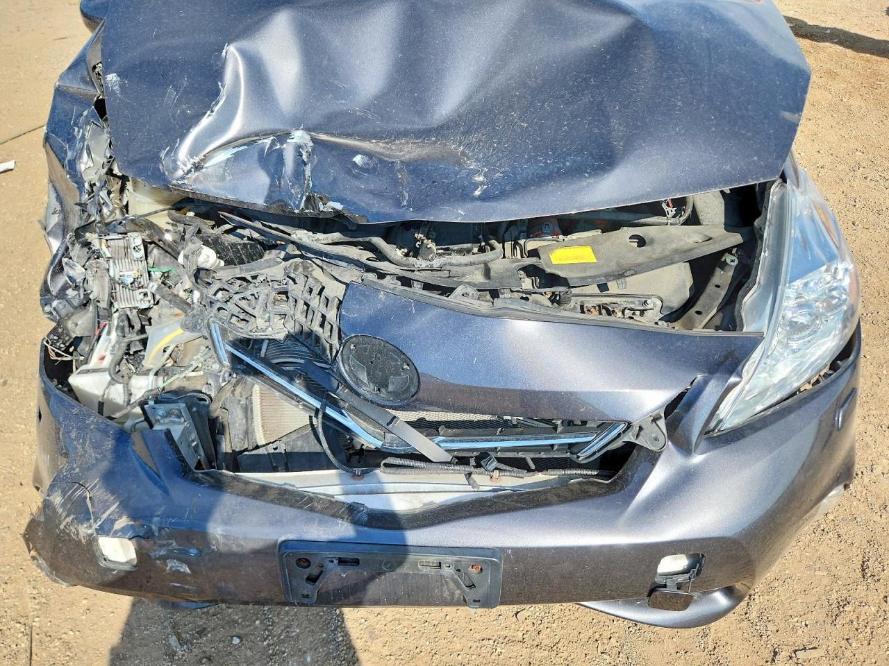 2014 TOYOTA PRIUS V — фото 11