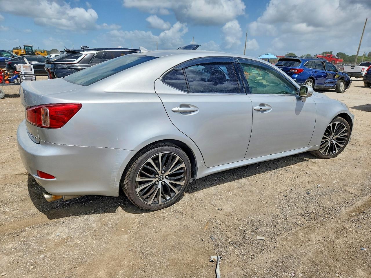 2012 LEXUS IS 250 — фото 3