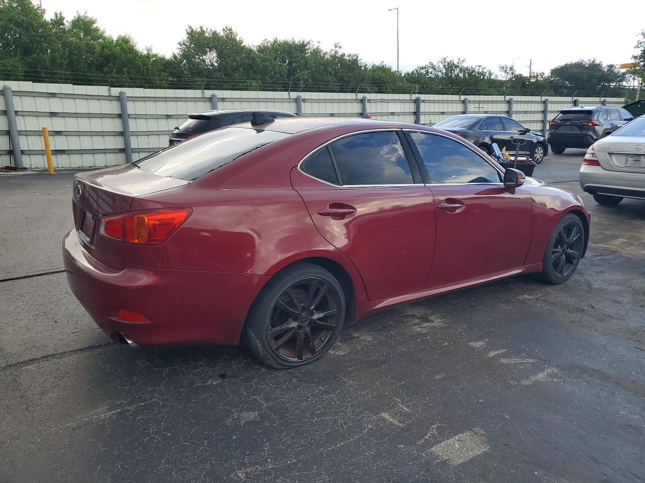 2010 LEXUS IS 250 — фото 3
