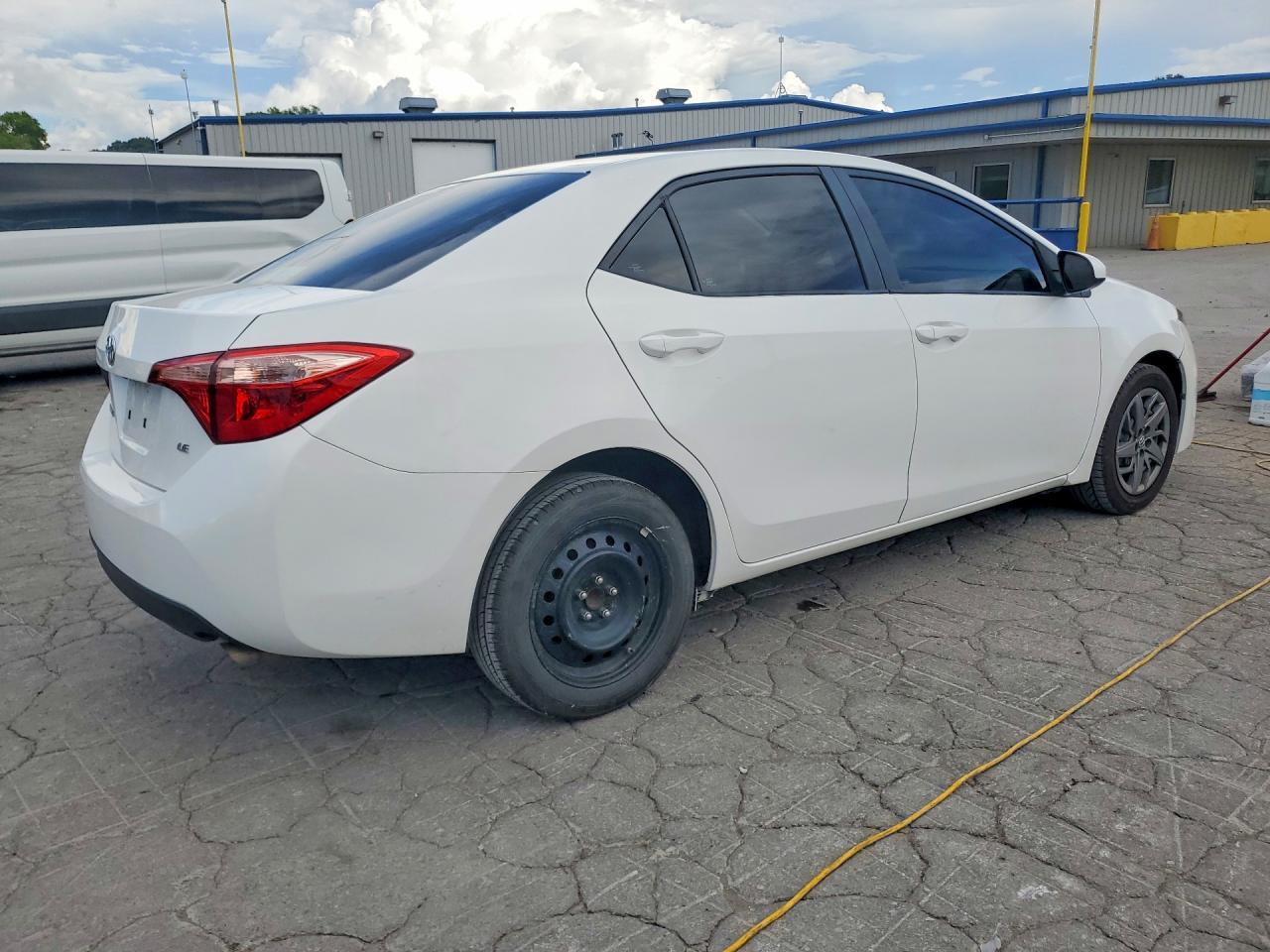 2019 TOYOTA COROLLA — фото 3
