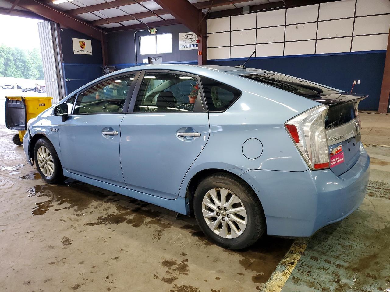 2014 TOYOTA PRIUS — фото 2