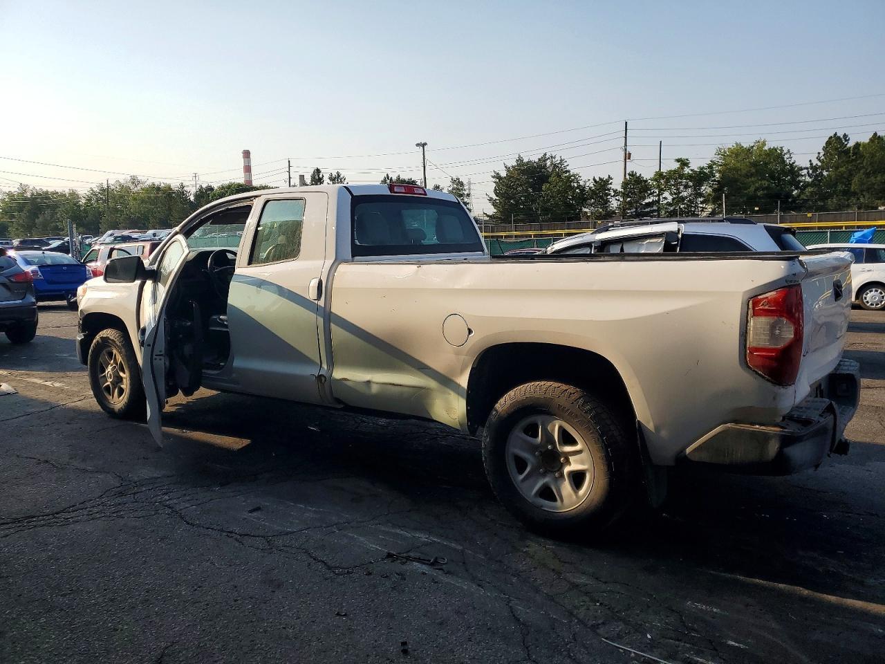 2015 TOYOTA TUNDRA — фото 2