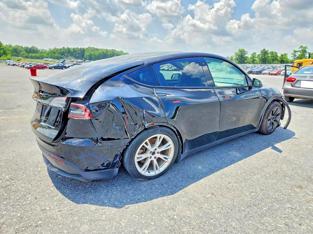 2022 TESLA MODEL Y — фото 3