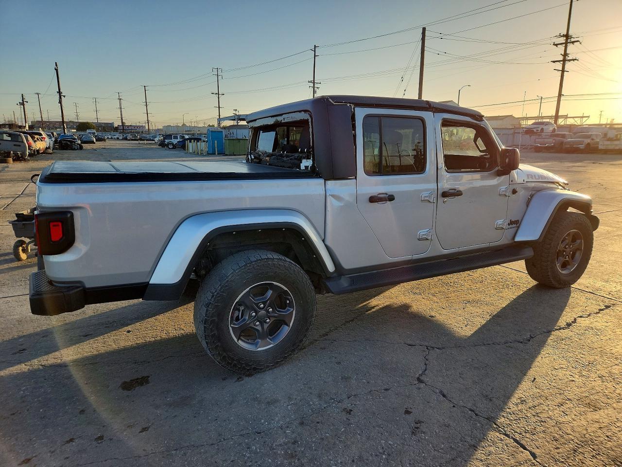 2022 JEEP GLADIATOR — фото 3