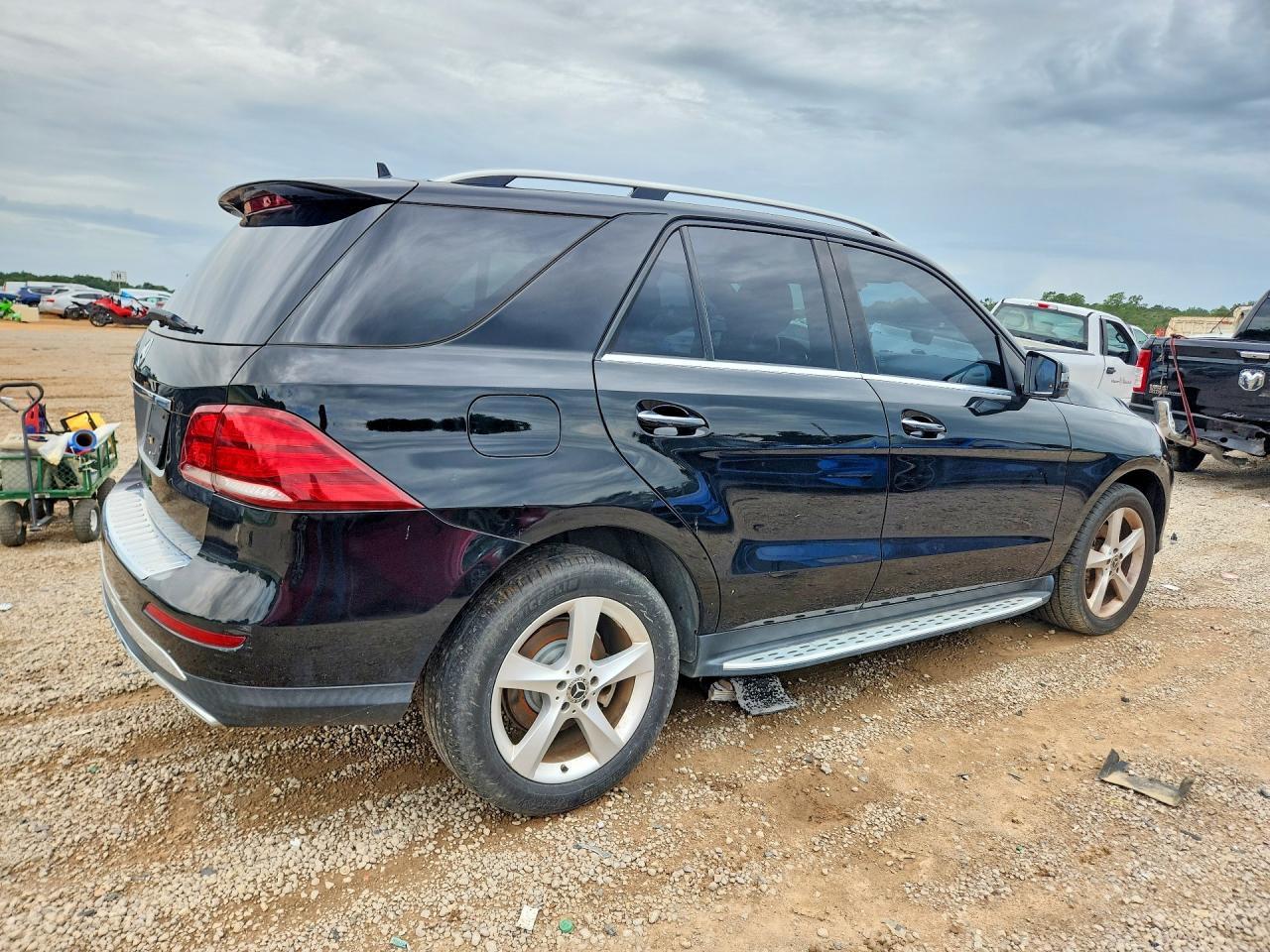 2017 MERCEDES-BENZ GLE-CLASS — фото 3