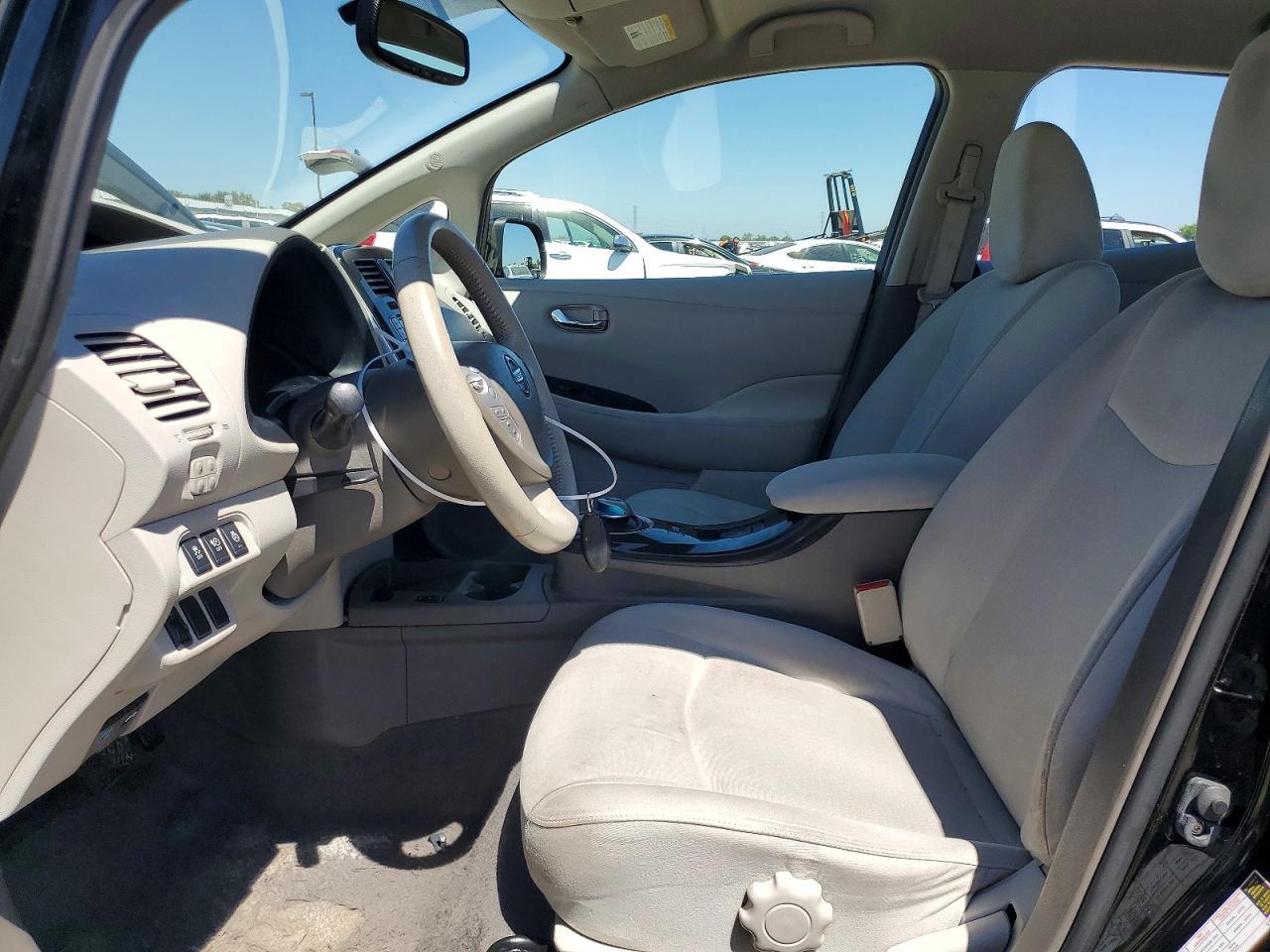 2012 NISSAN LEAF — фото 7