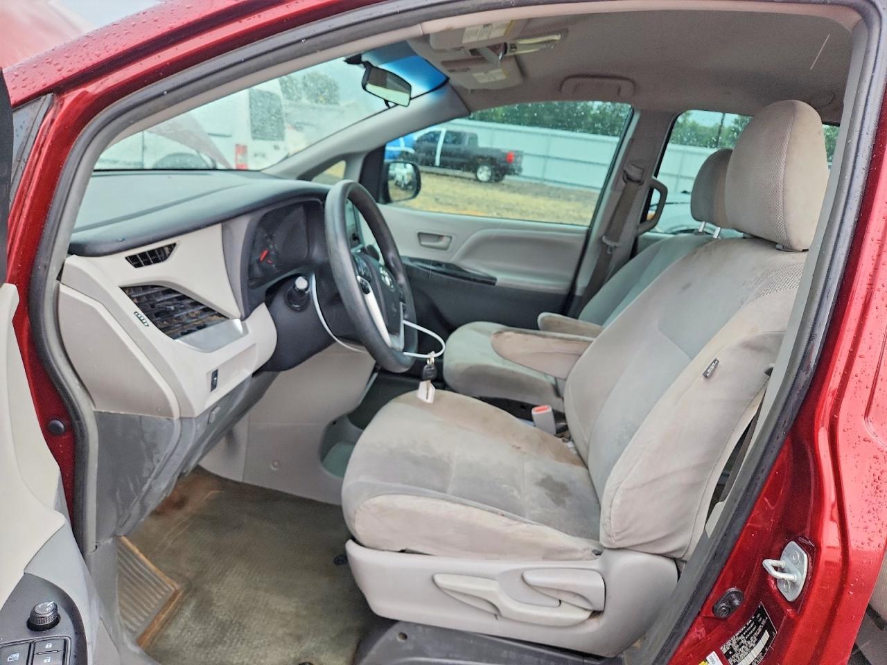 2017 TOYOTA SIENNA — фото 7