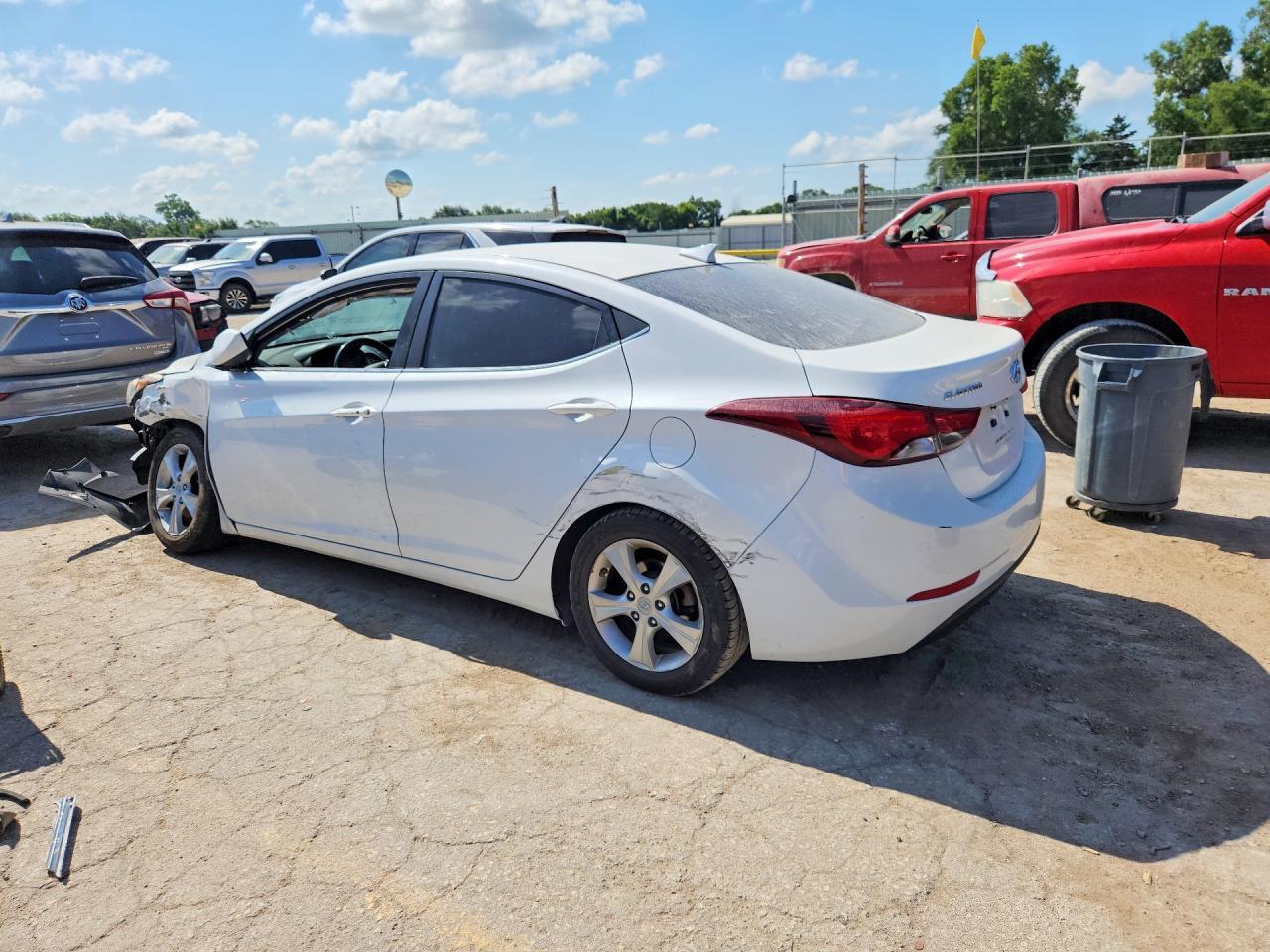2016 HYUNDAI ELANTRA — фото 2