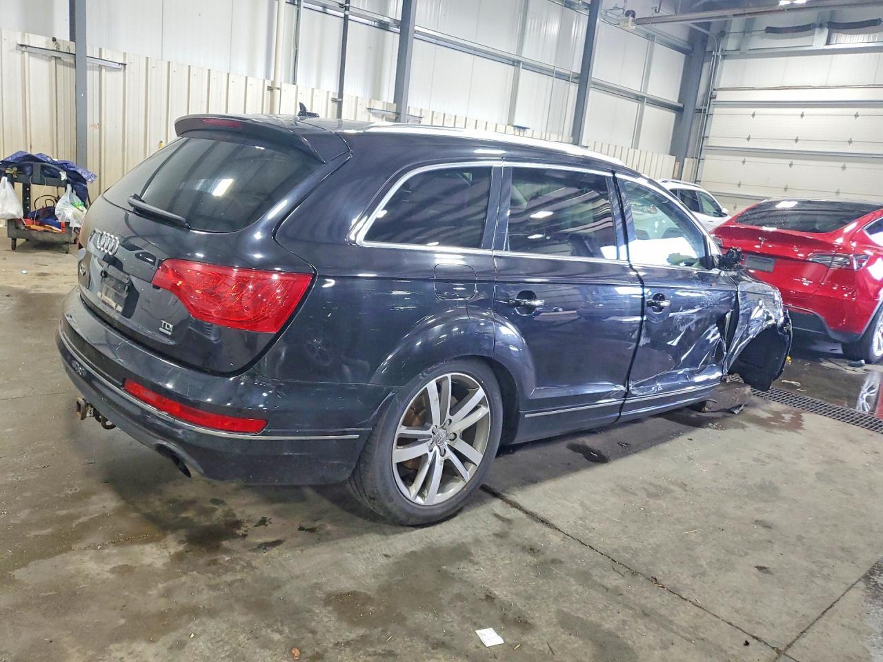 2010 AUDI Q7 — фото 3