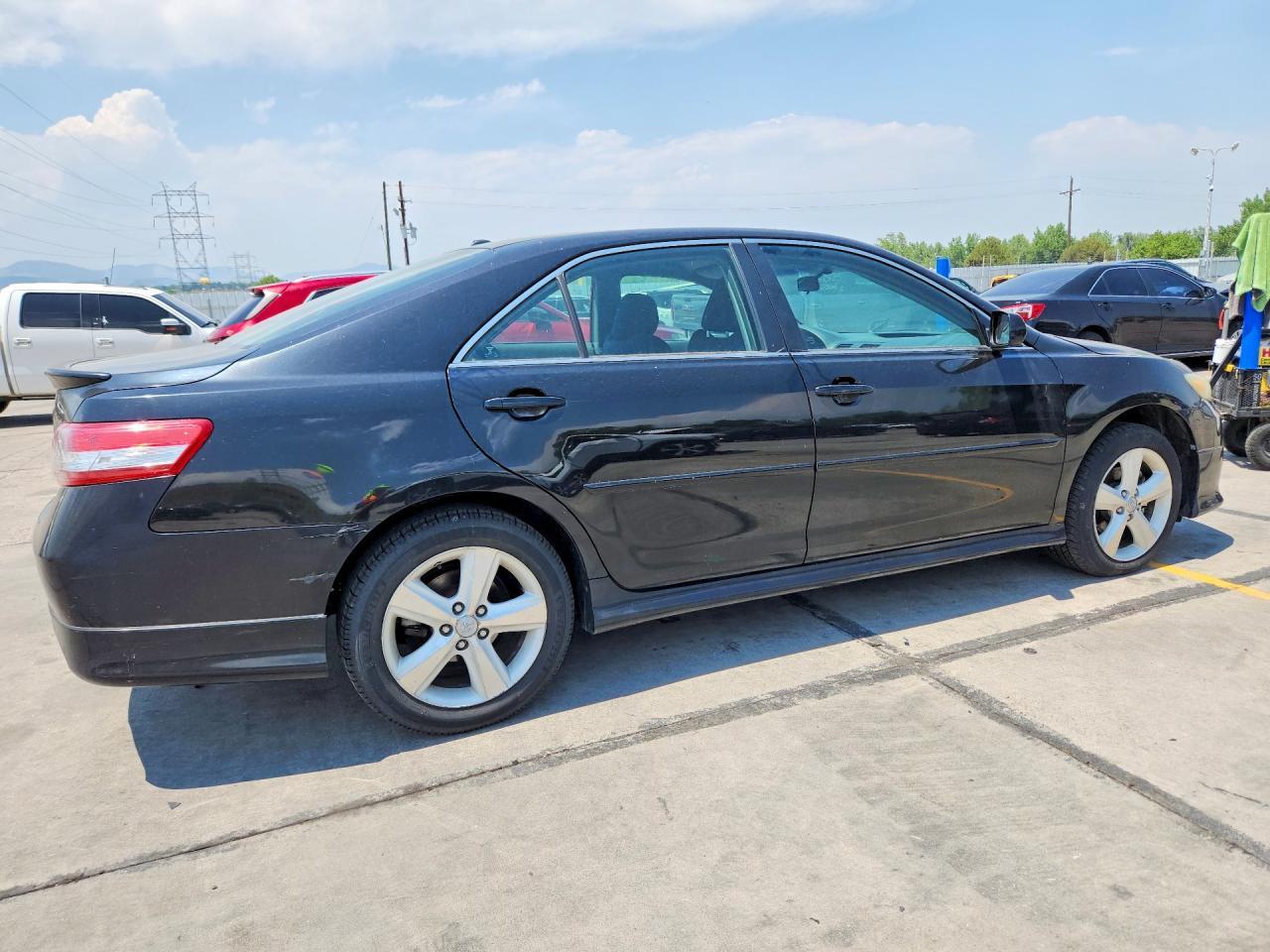 2010 TOYOTA CAMRY — фото 3