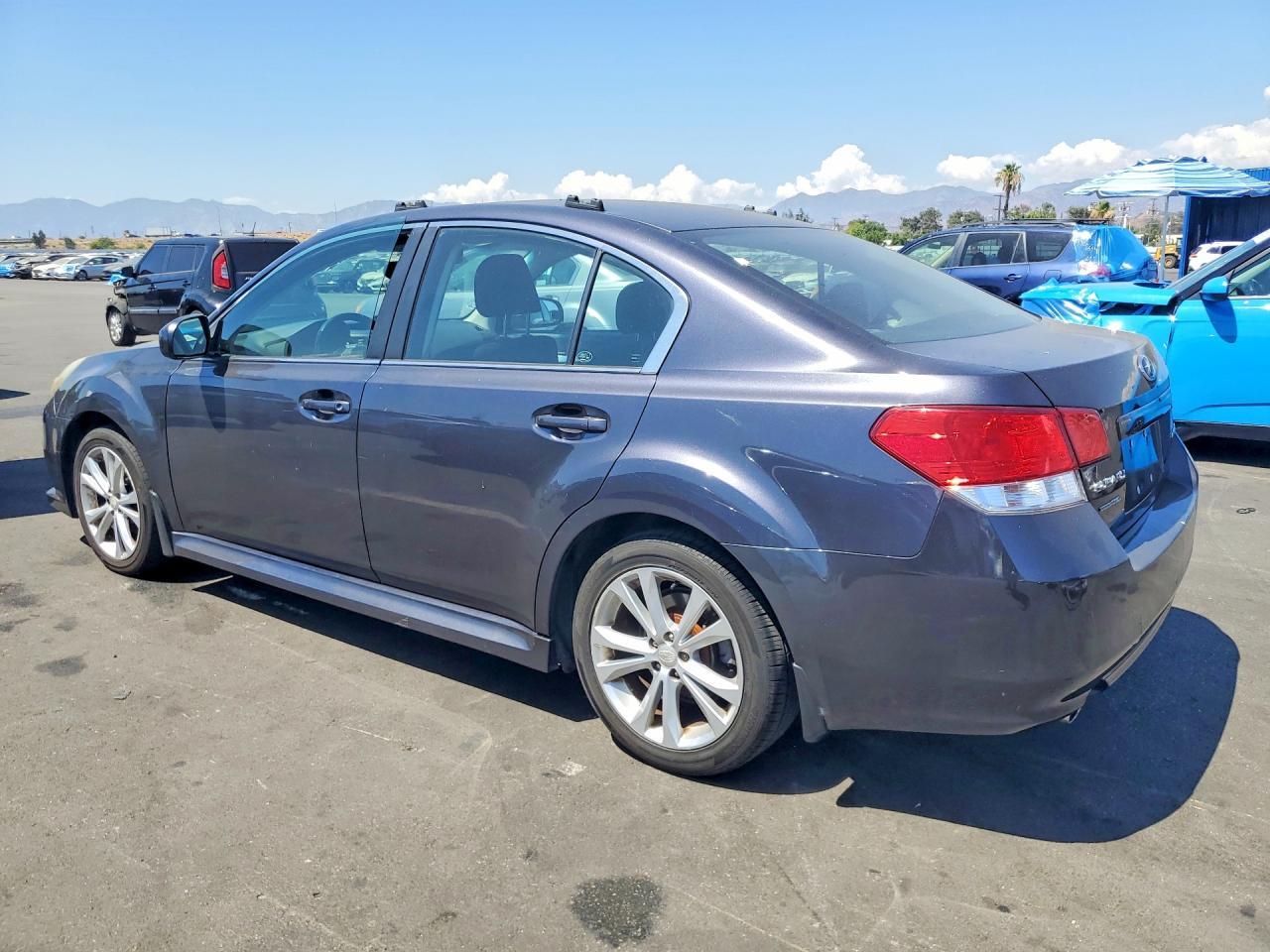2013 SUBARU LEGACY — фото 2