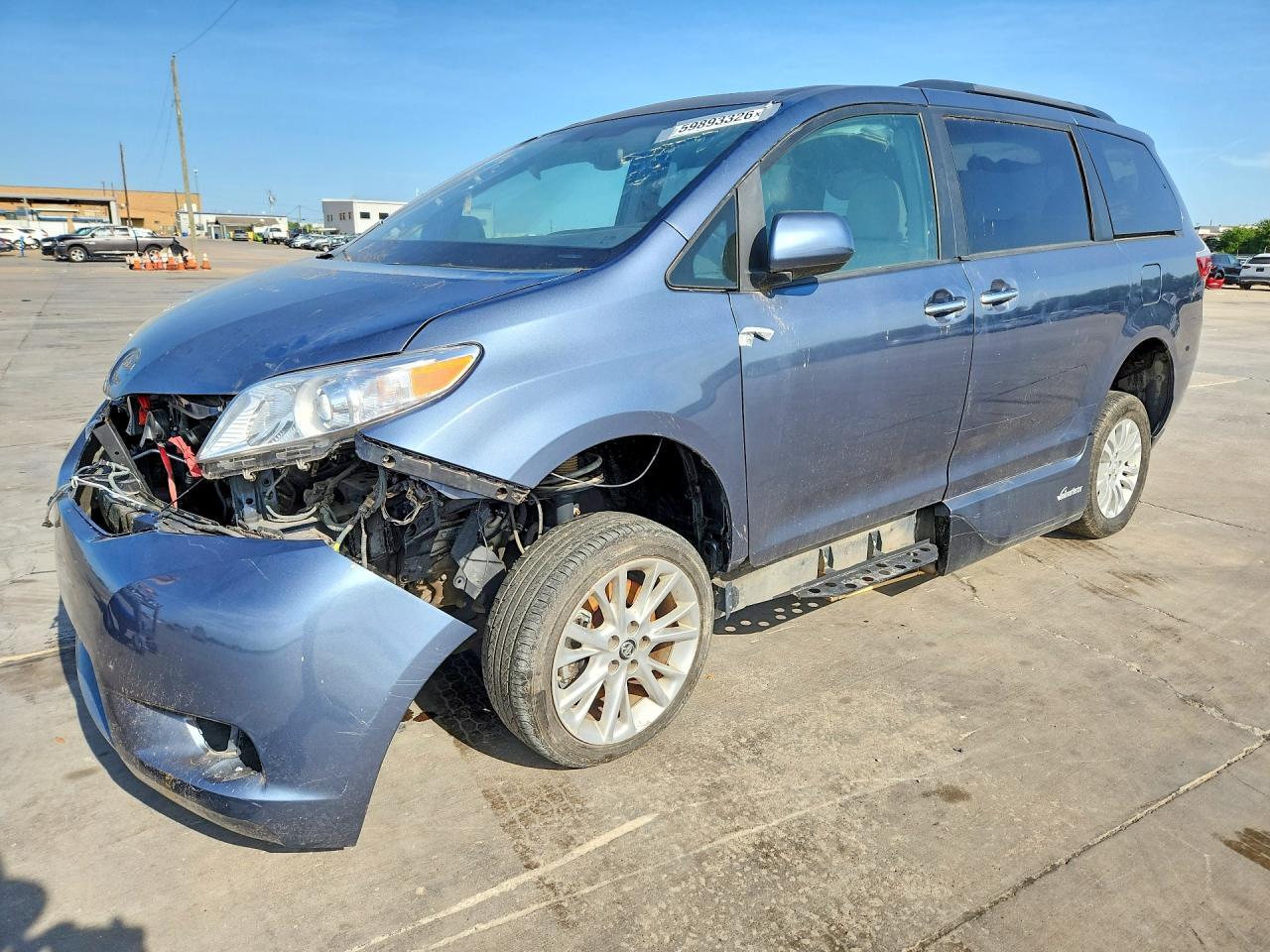 2017 TOYOTA SIENNA — фото 1