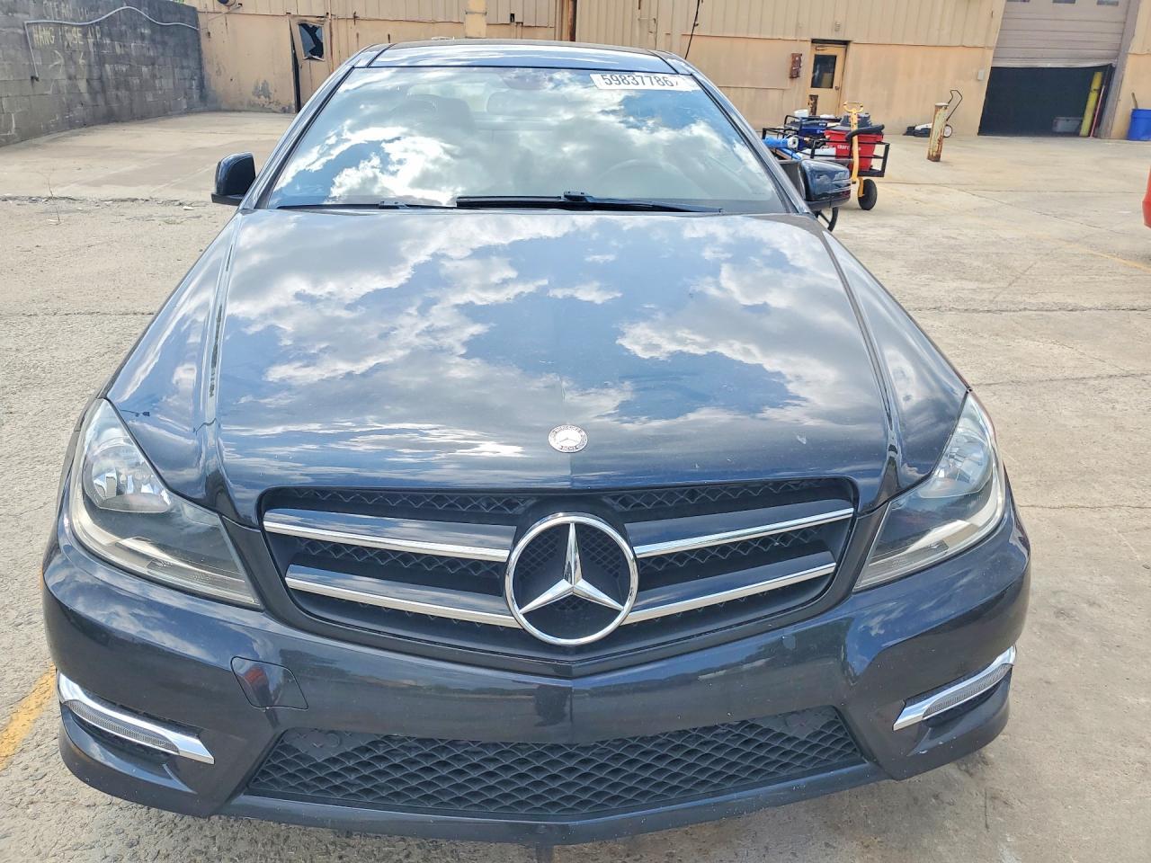 2015 MERCEDES-BENZ C-CLASS — фото 5