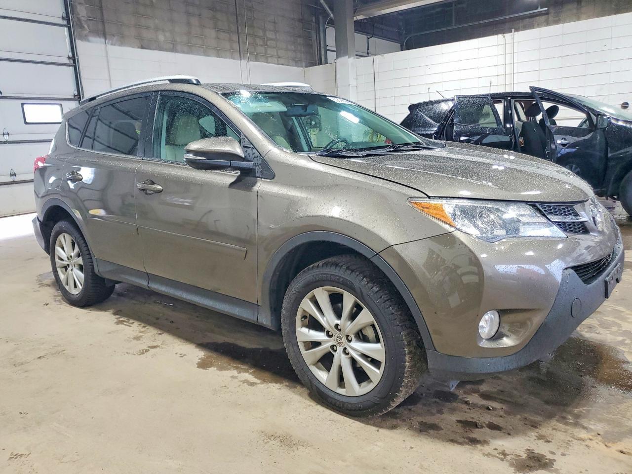 2013 TOYOTA RAV4 — фото 4