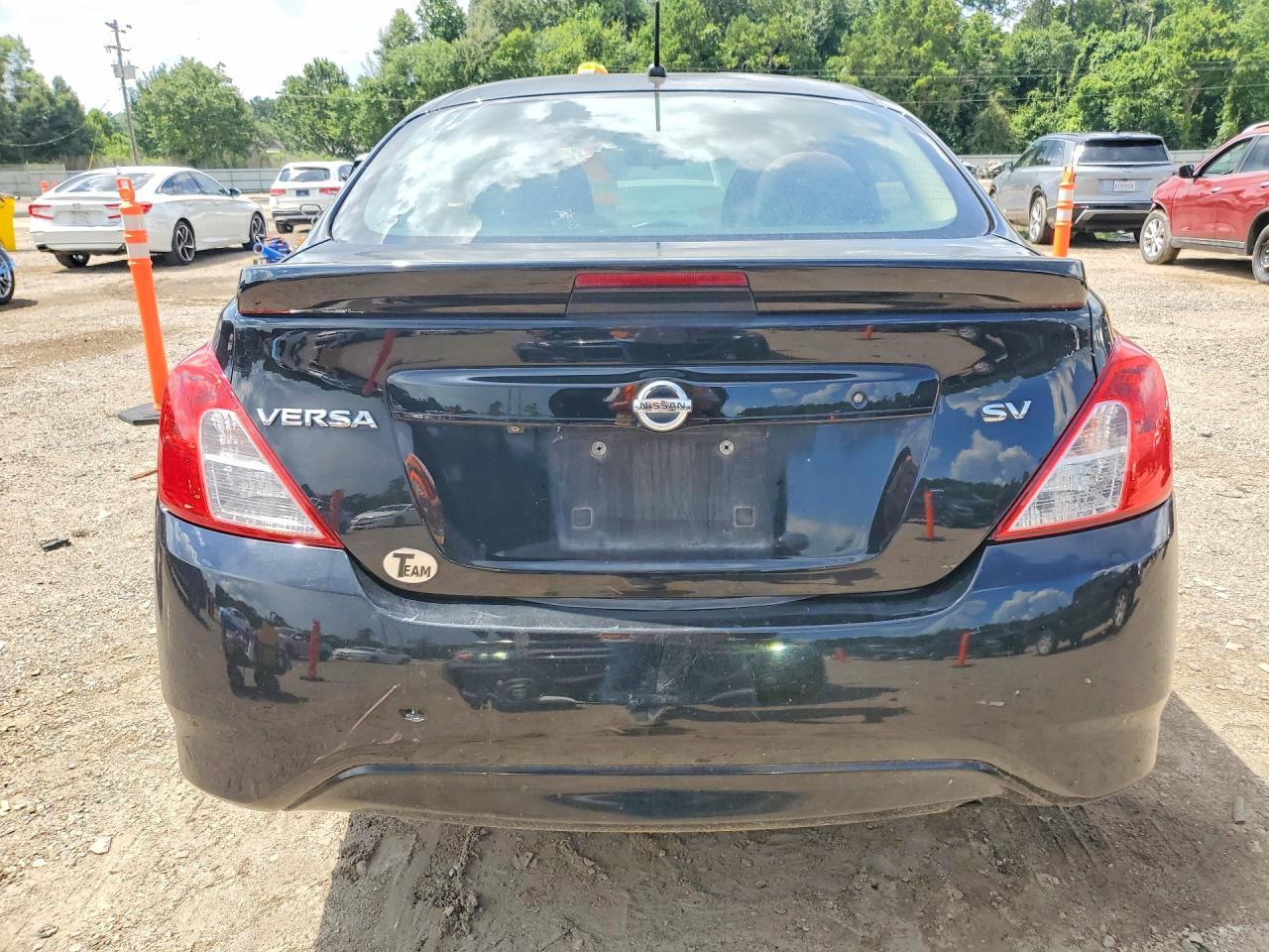 2019 NISSAN VERSA — фото 6