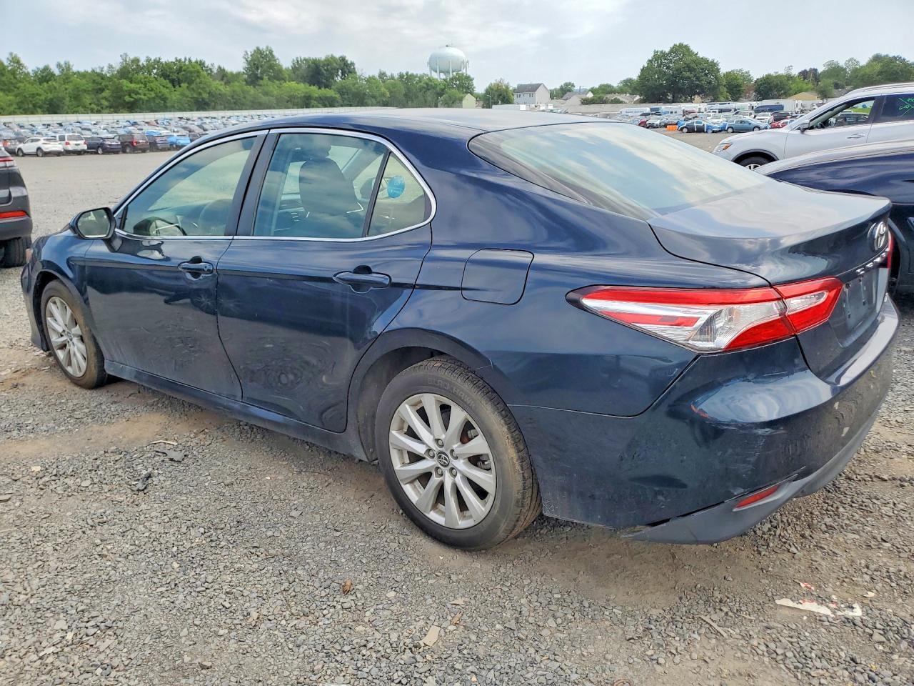 2018 TOYOTA CAMRY — фото 2