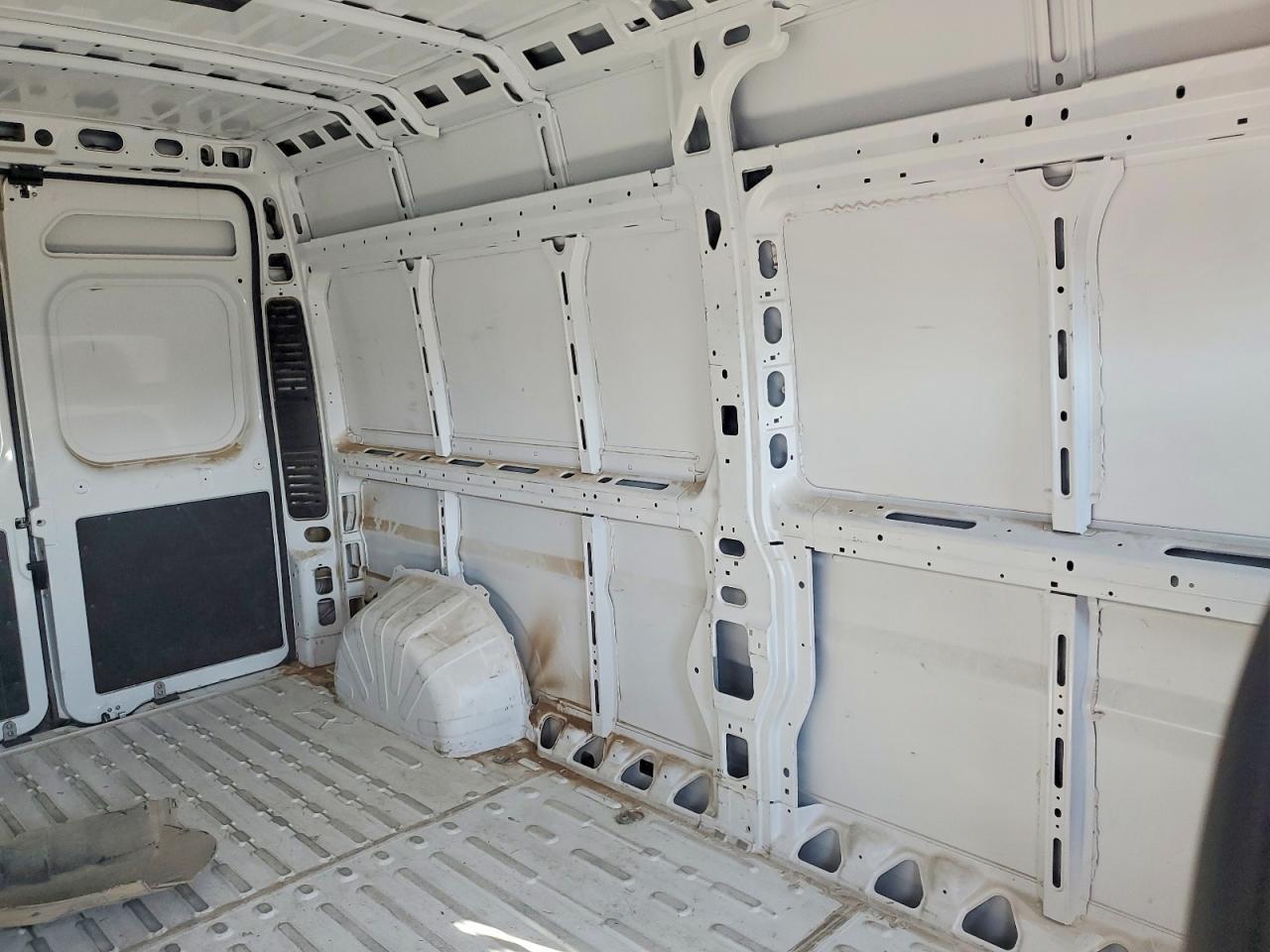2025 RAM PROMASTER 2500 — фото 11