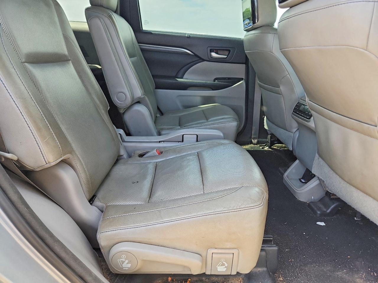2017 TOYOTA HIGHLANDER — фото 11