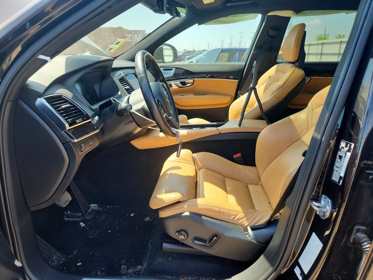 2017 VOLVO XC90 — фото 7