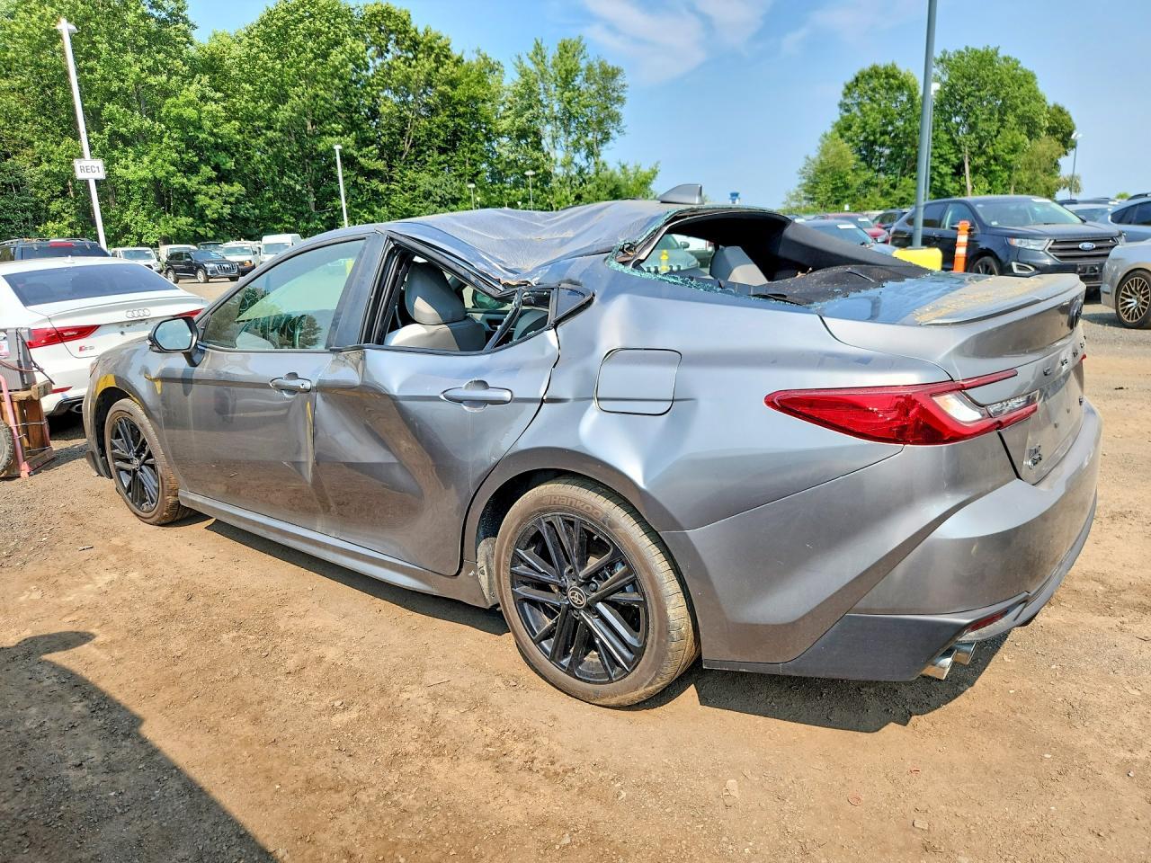 2025 TOYOTA CAMRY HYBRID — фото 2