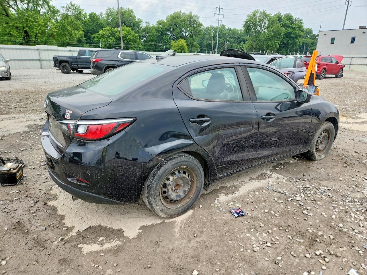 2019 TOYOTA YARIS — фото 3