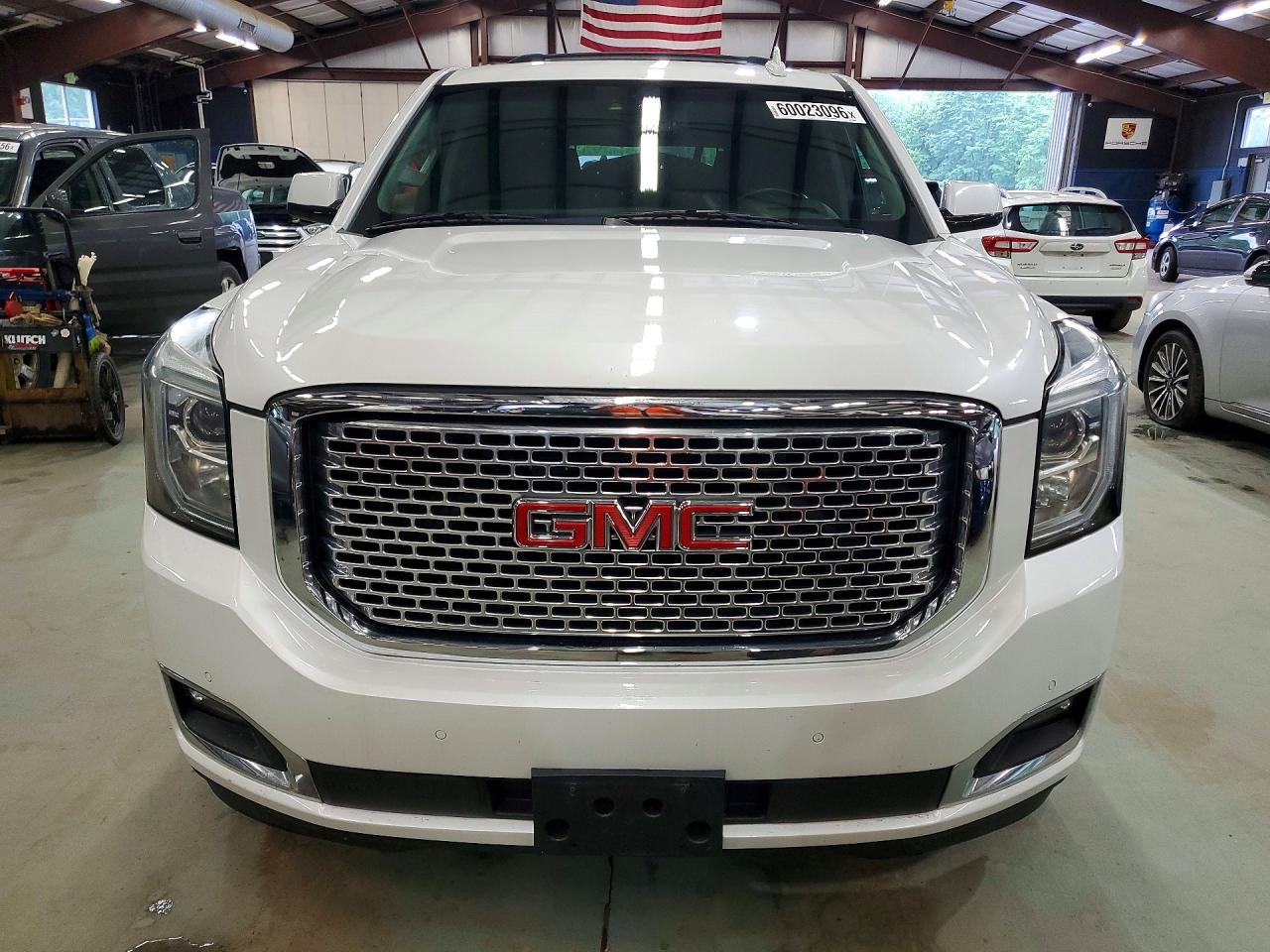 2016 GMC YUKON — фото 5