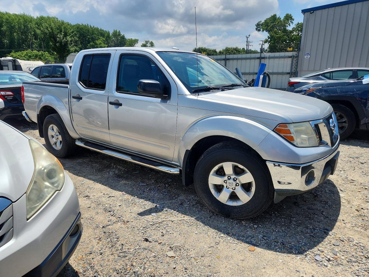 2011 NISSAN FRONTIER — фото 4
