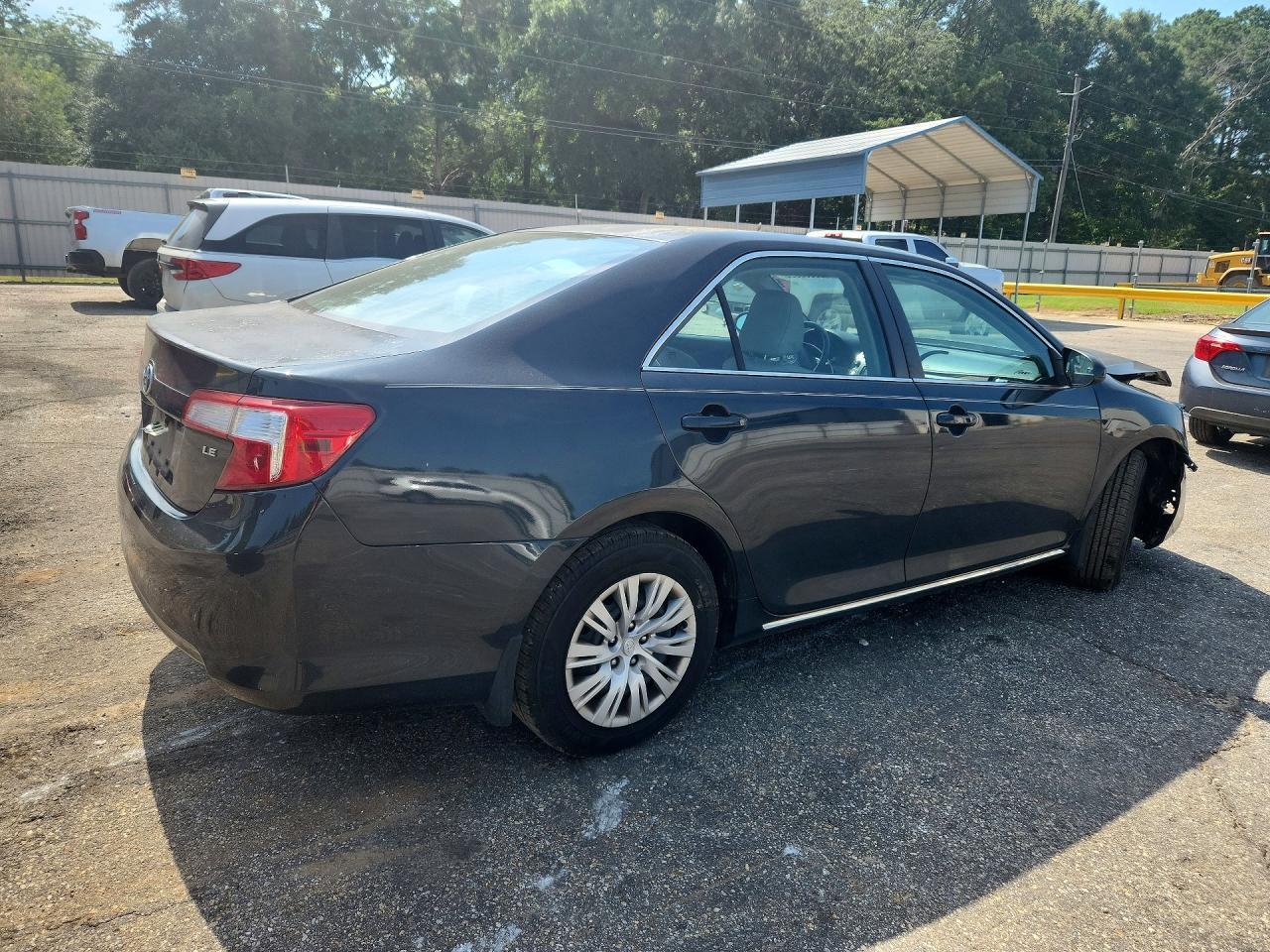 2013 TOYOTA CAMRY — фото 3