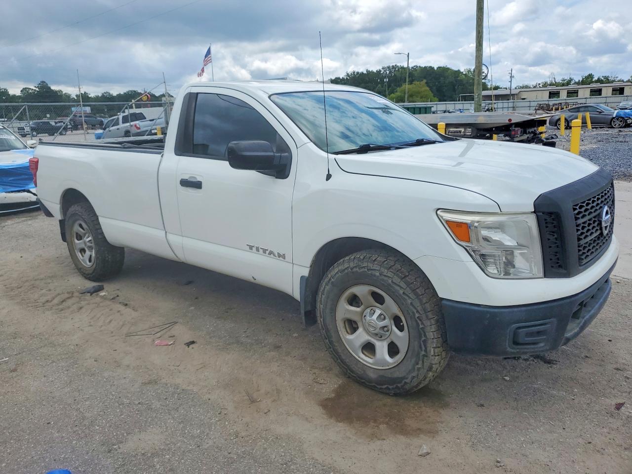 2017 NISSAN TITAN — фото 4