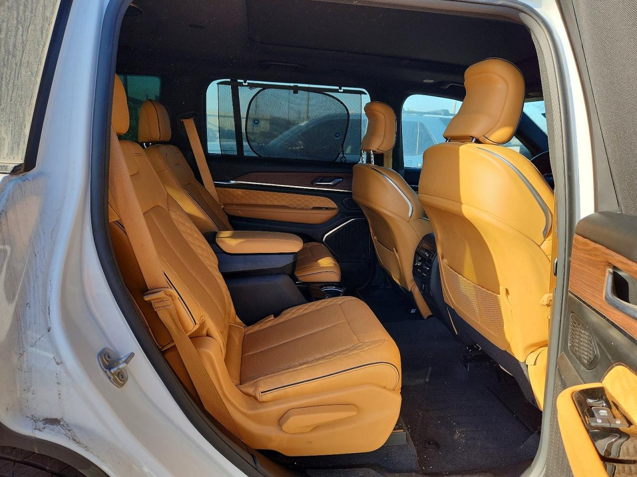 2022 JEEP GRAND CHEROKEE — фото 11