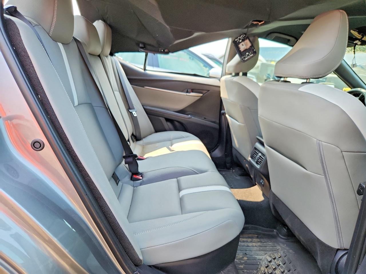 2025 TOYOTA CAMRY HYBRID — фото 10