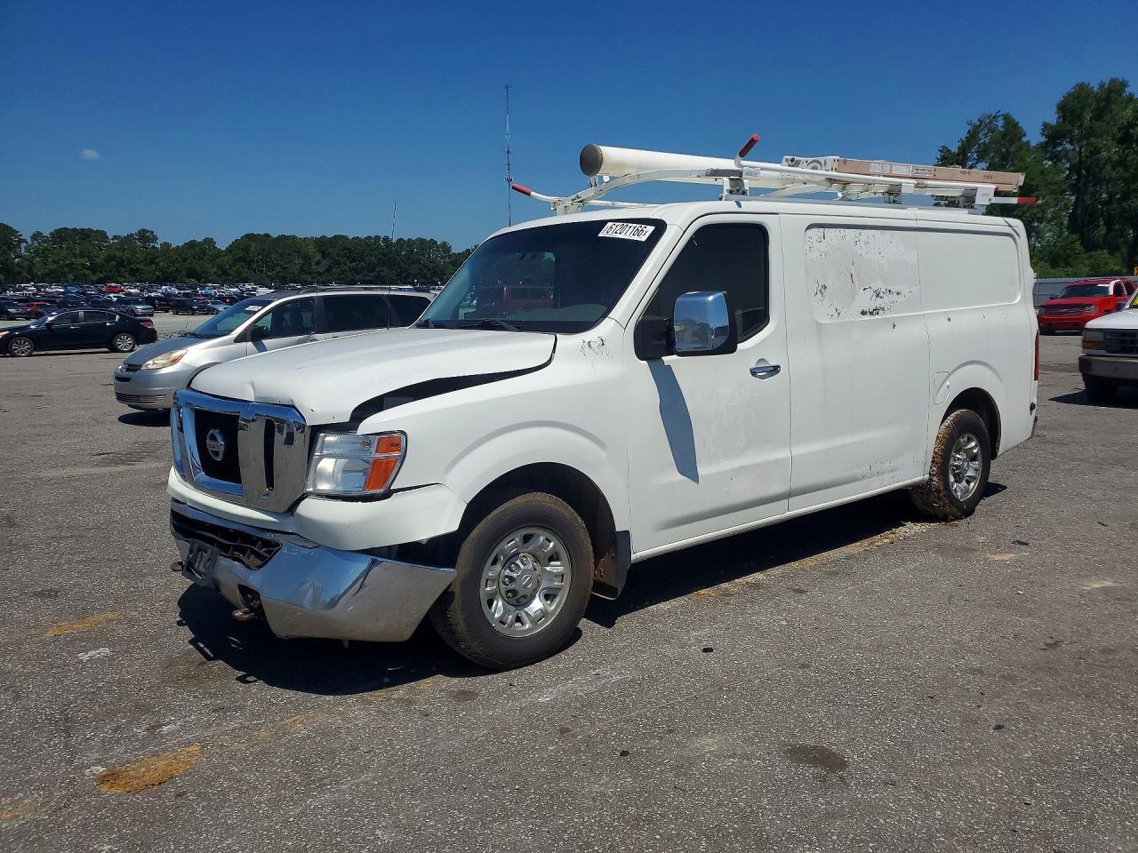 2015 NISSAN NV2500 — фото 1