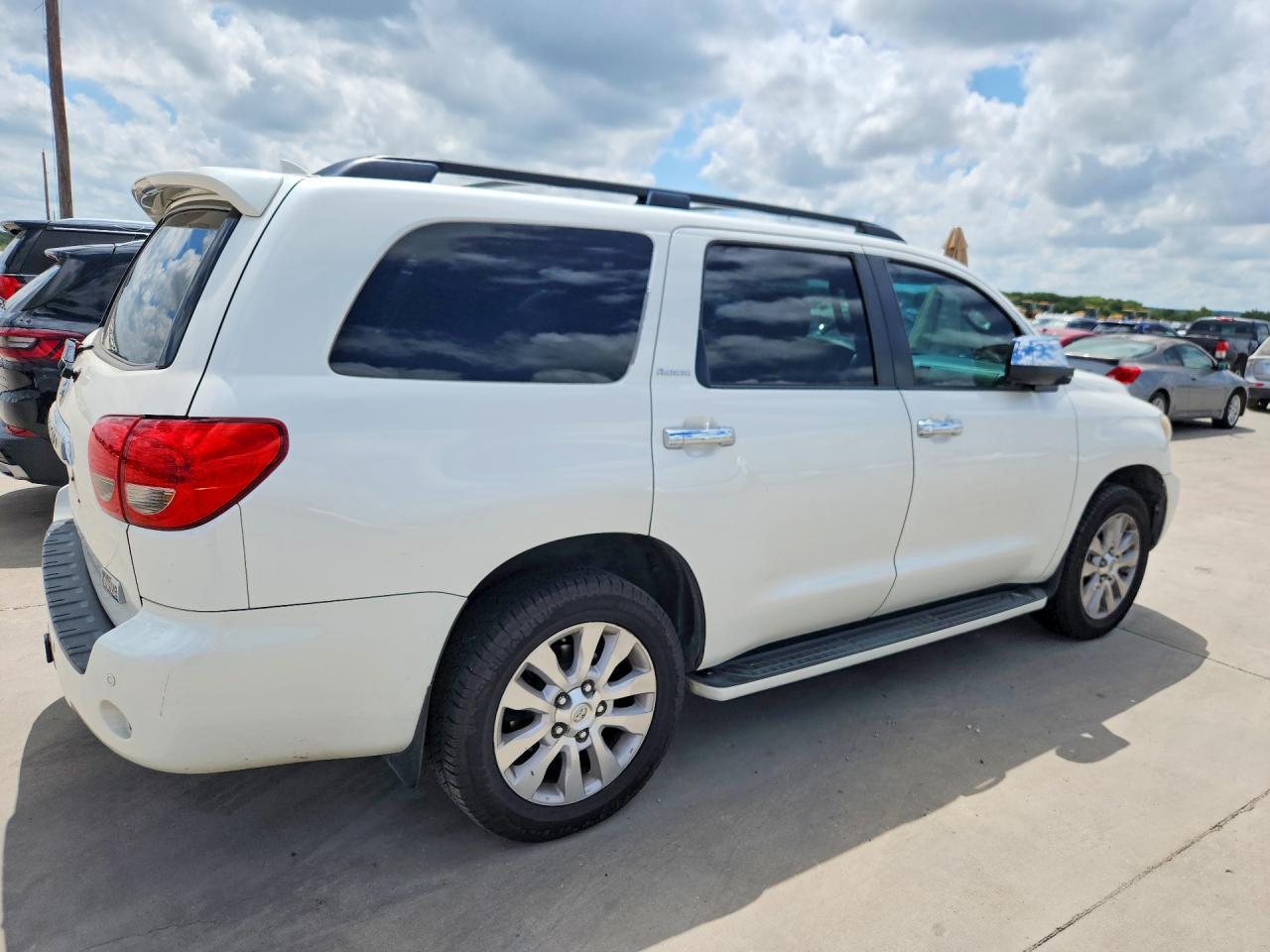 2014 TOYOTA SEQUOIA — фото 3