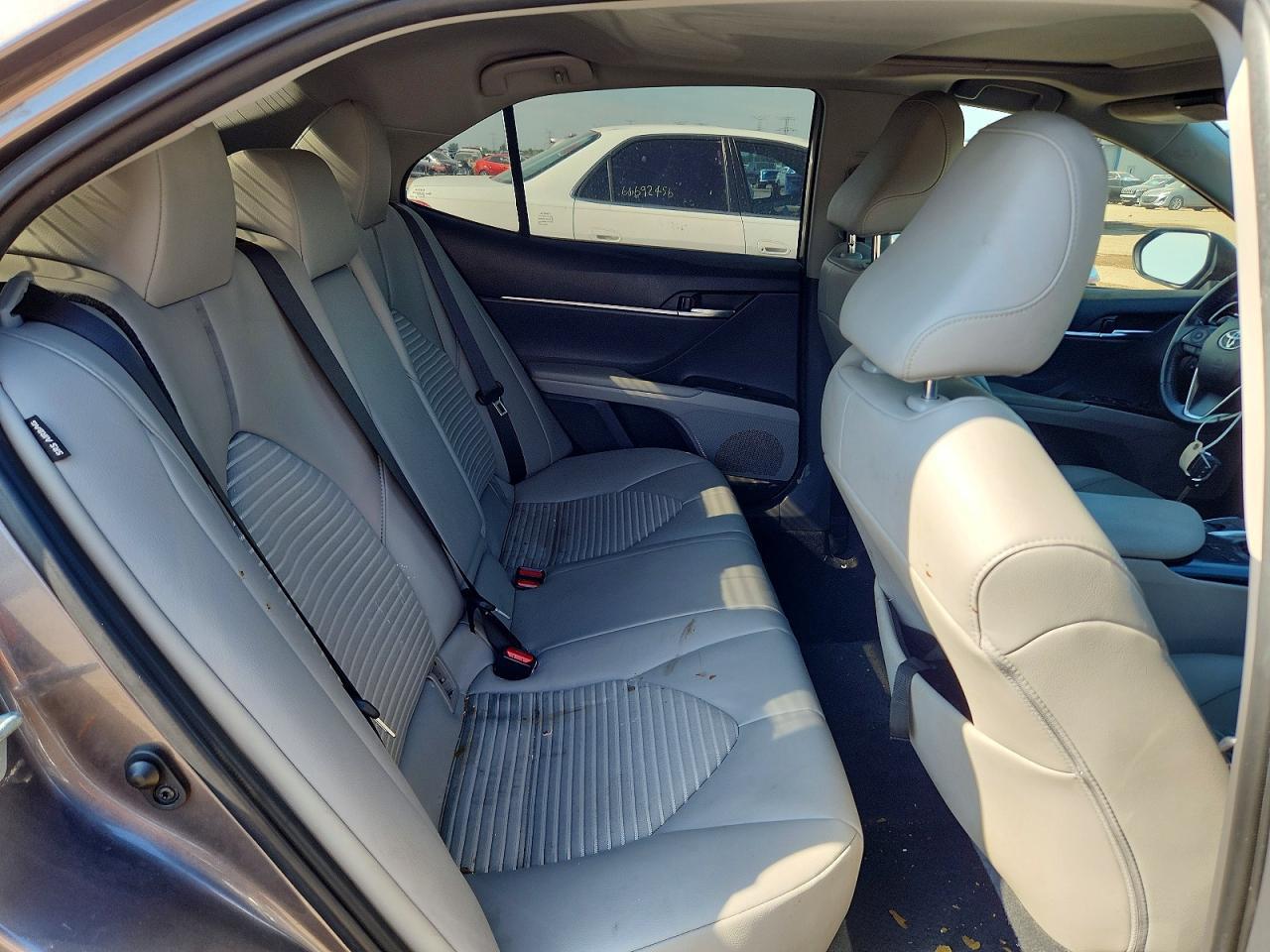 2020 TOYOTA CAMRY — фото 10