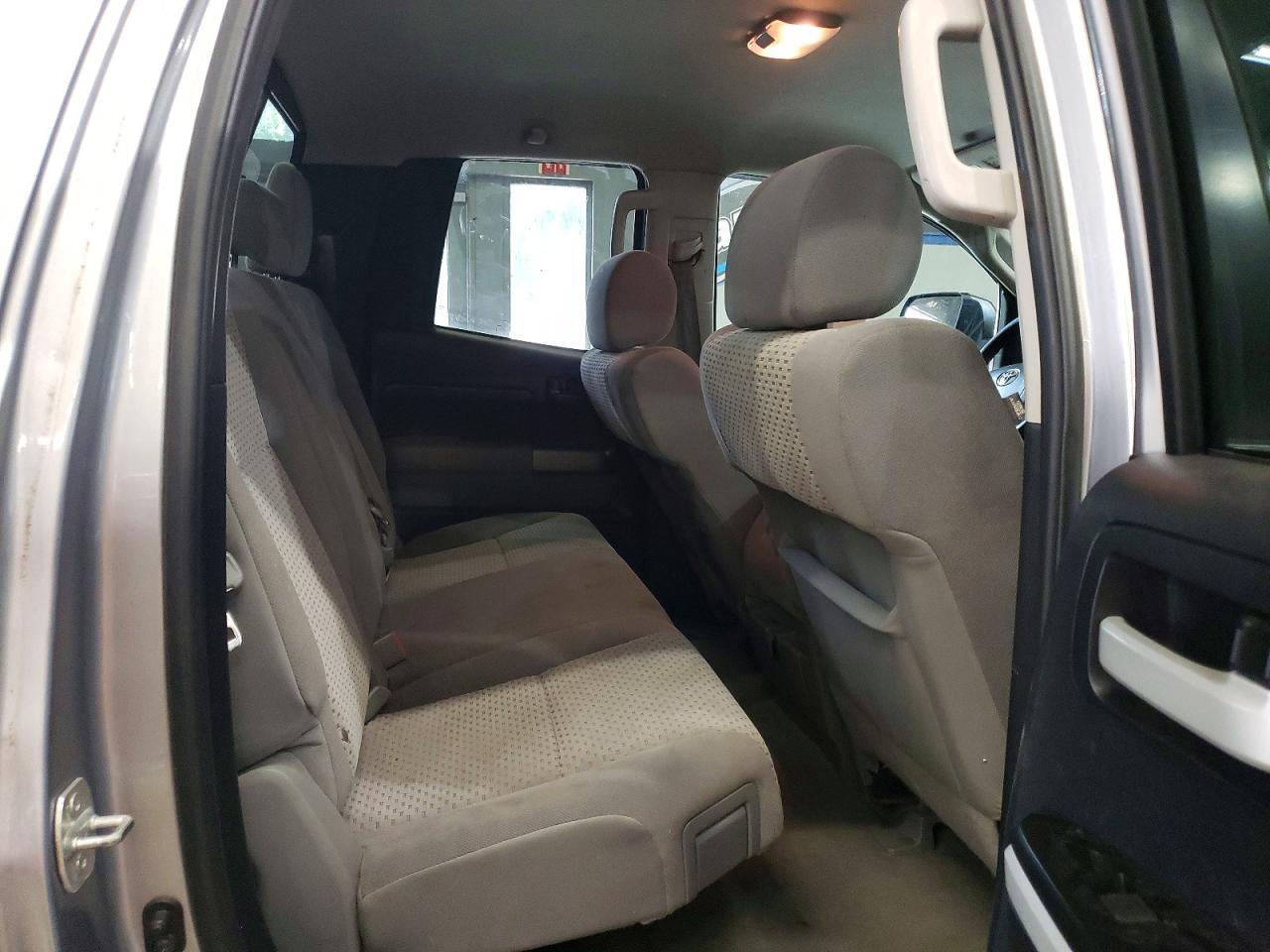 2010 TOYOTA TUNDRA — фото 10