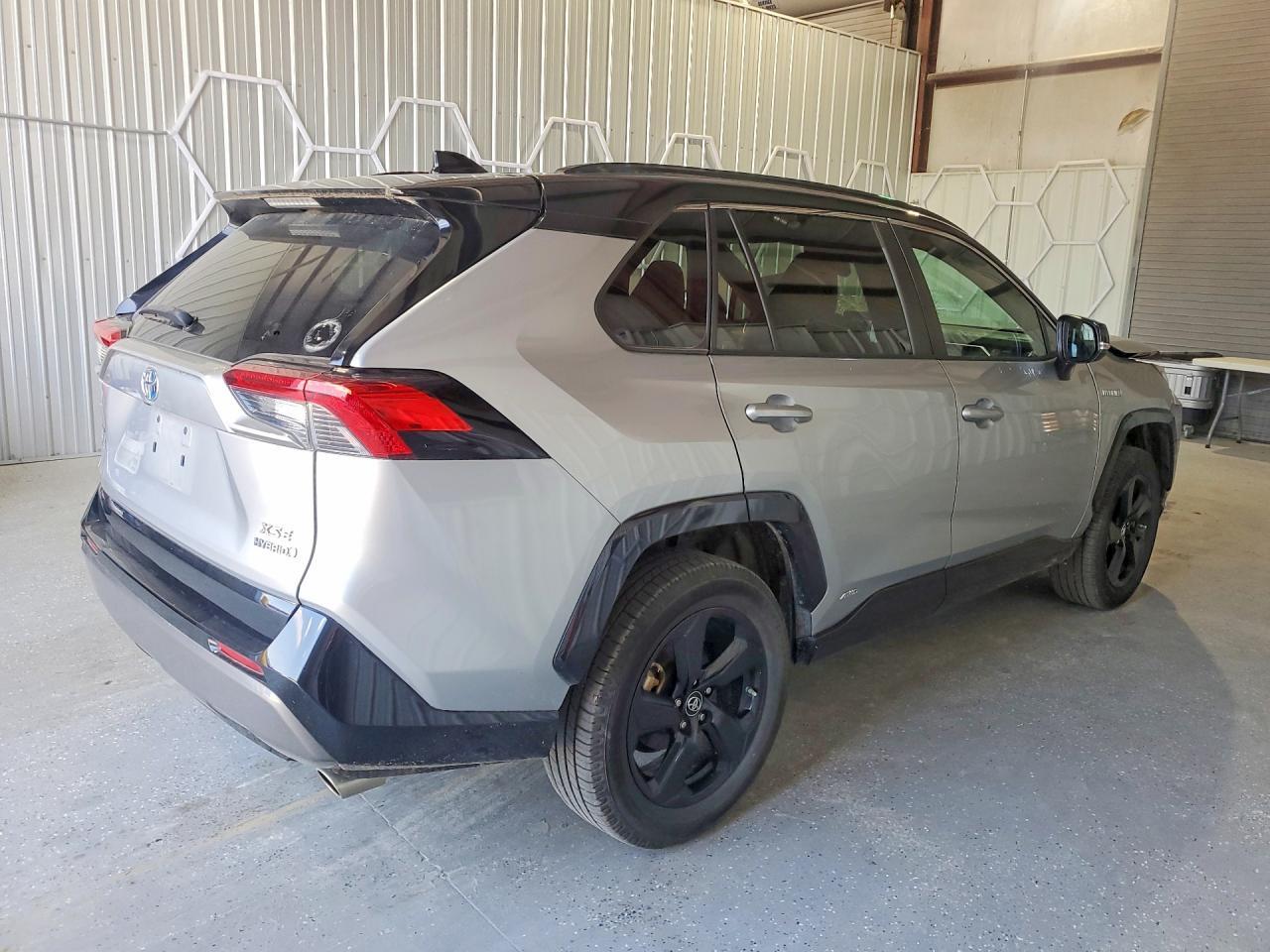 2019 TOYOTA RAV4 HYBRID — фото 3
