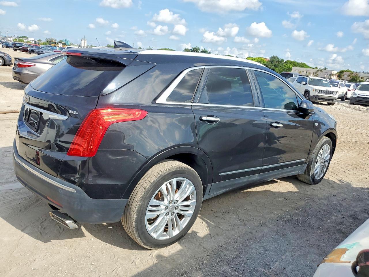 2017 CADILLAC XT5 — фото 3